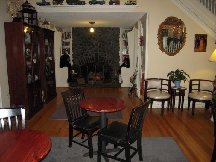 Brookview Manor Inn Canadensis Ngoại thất bức ảnh