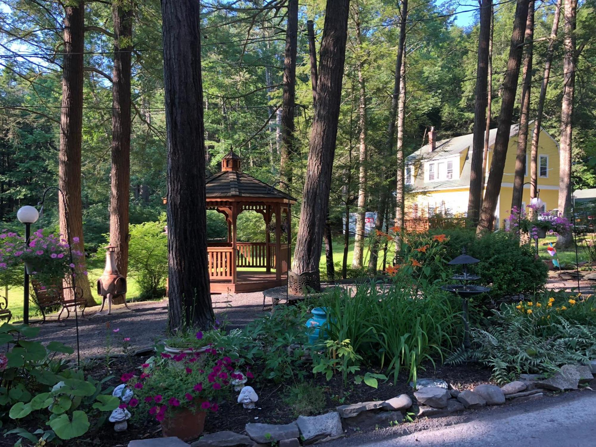 Brookview Manor Inn Canadensis Ngoại thất bức ảnh