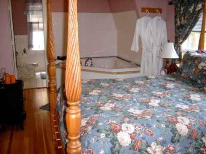Brookview Manor Inn Canadensis Ngoại thất bức ảnh